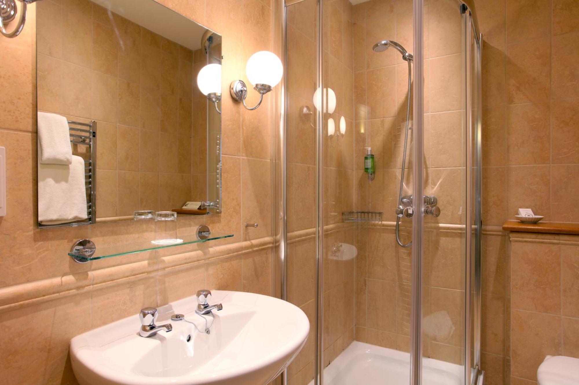 ביר Dolphin Hotel מראה חיצוני תמונה